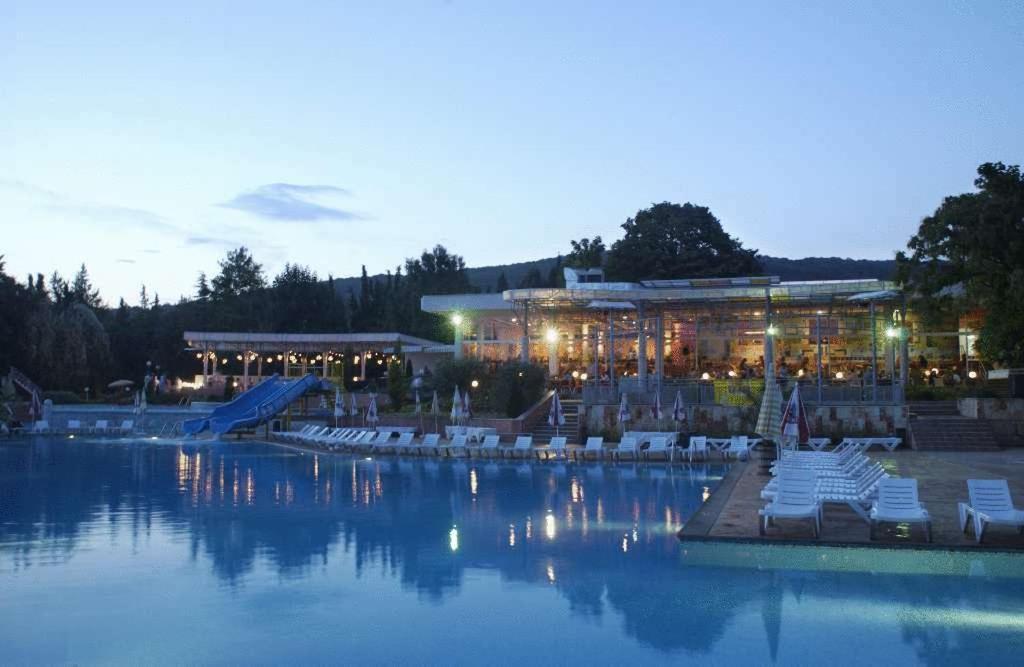 Hotel Com Albena Exterior photo