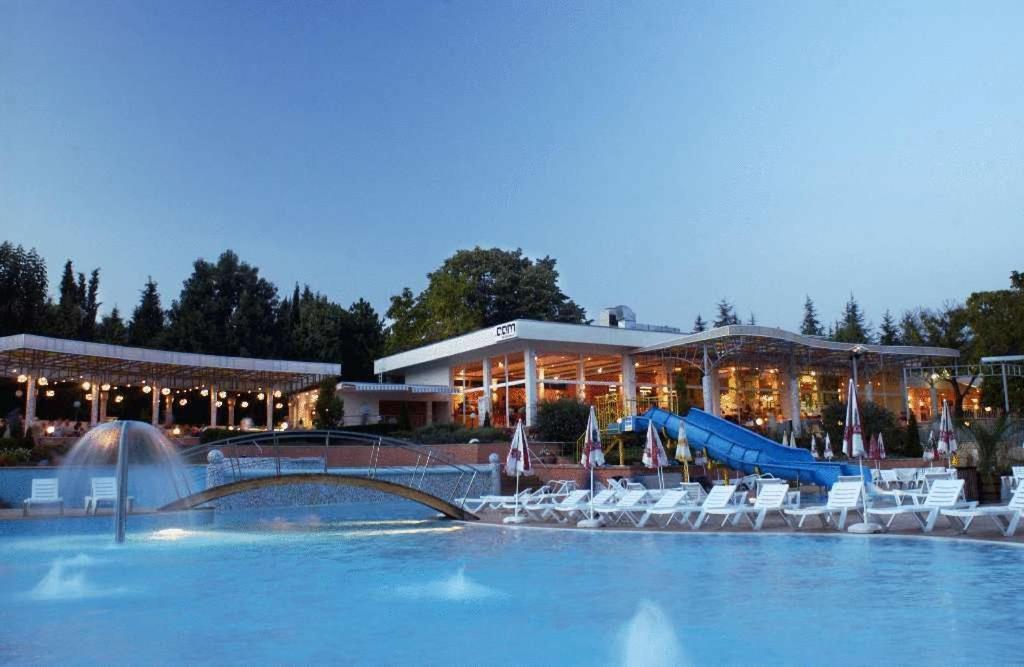 Hotel Com Albena Exterior photo